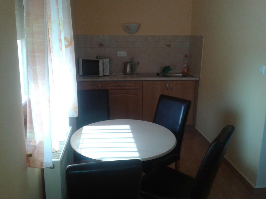 Hatarmenti Vendeghaz Zsira Номер фото